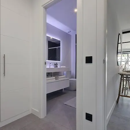 Brand New, Elegant Ground Floor Two Bed Estepona