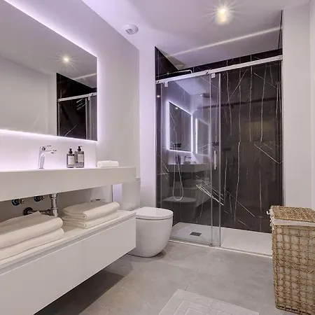 Brand New, Elegant Ground Floor Two Bed * Εστεπόνα