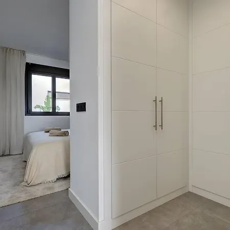 Brand New, Elegant Ground Floor Two Bed Apartmán