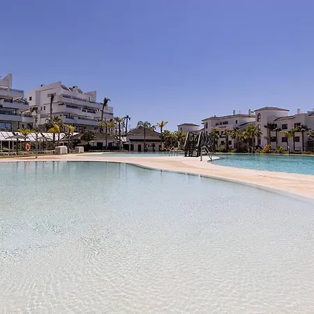 Brand New, Elegant Ground Floor Two Bed Apartmán *