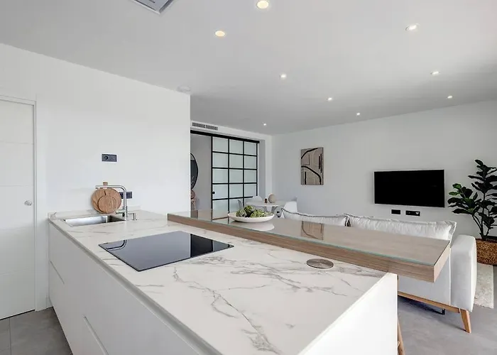 Brand New, Elegant Ground Floor Two Bed 公寓