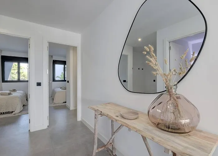 公寓 Brand New, Elegant Ground Floor Two Bed 埃斯特波纳