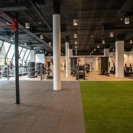 Brand New, Elegant Ground Floor Two Bed شقة إِستيبونا