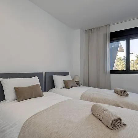 شقة Brand New, Elegant Ground Floor Two Bed